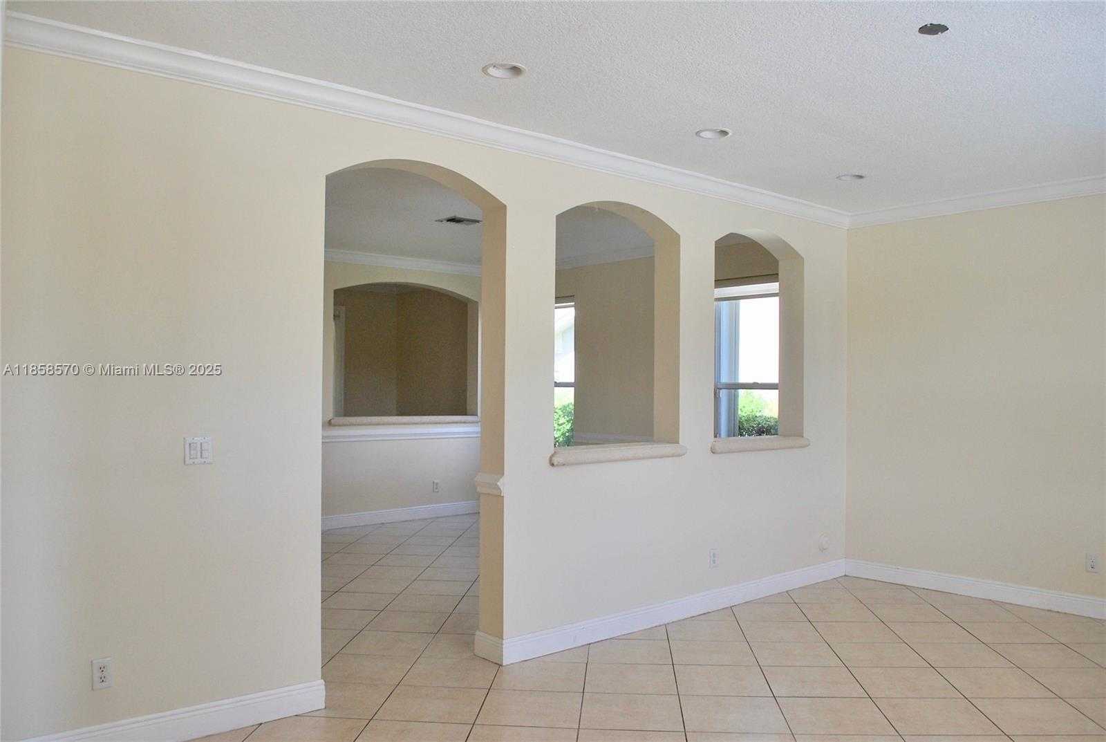 Small Image of 19333 STONEBROOK ST, Weston Number 7