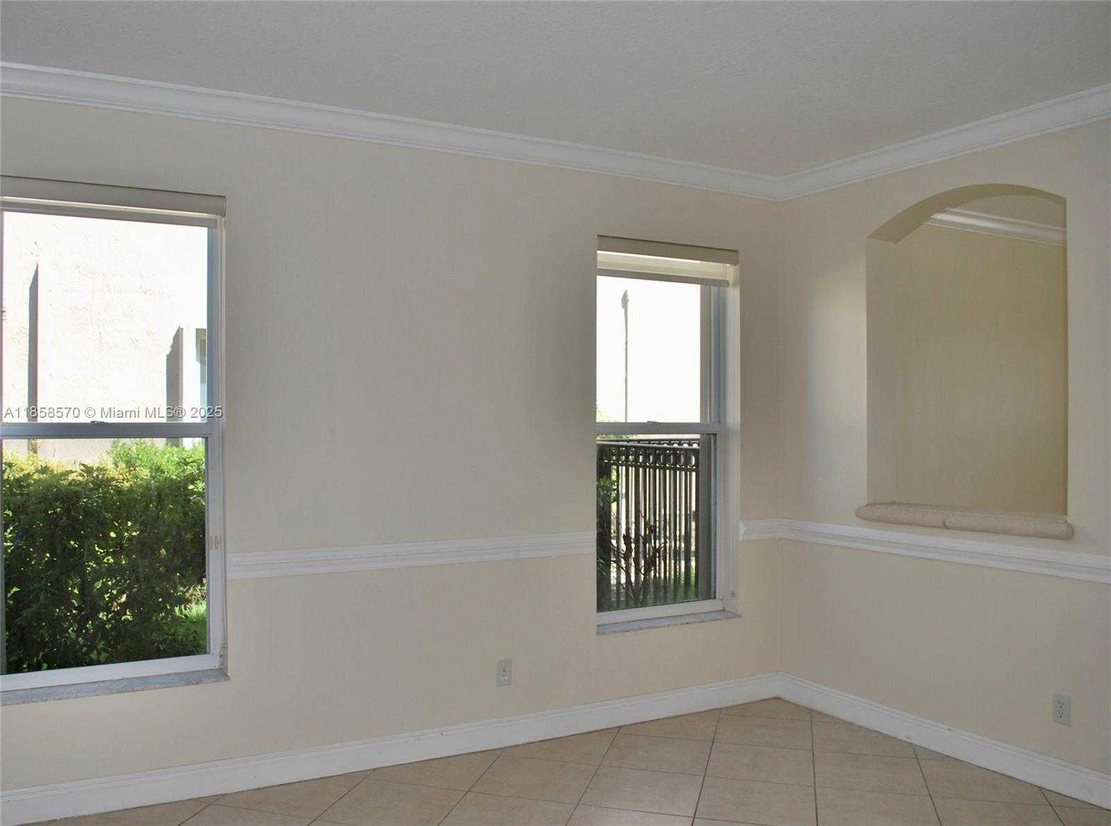 Small Image of 19333 STONEBROOK ST, Weston Number 9