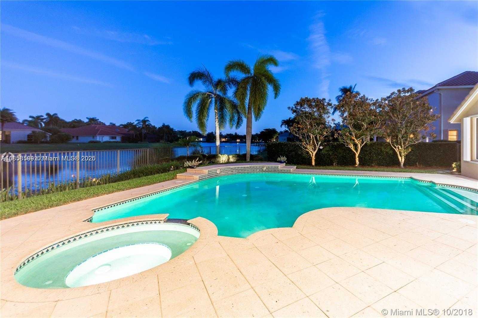 Small Image of 2726 MEADOWOOD DR #2726, Weston Number 4