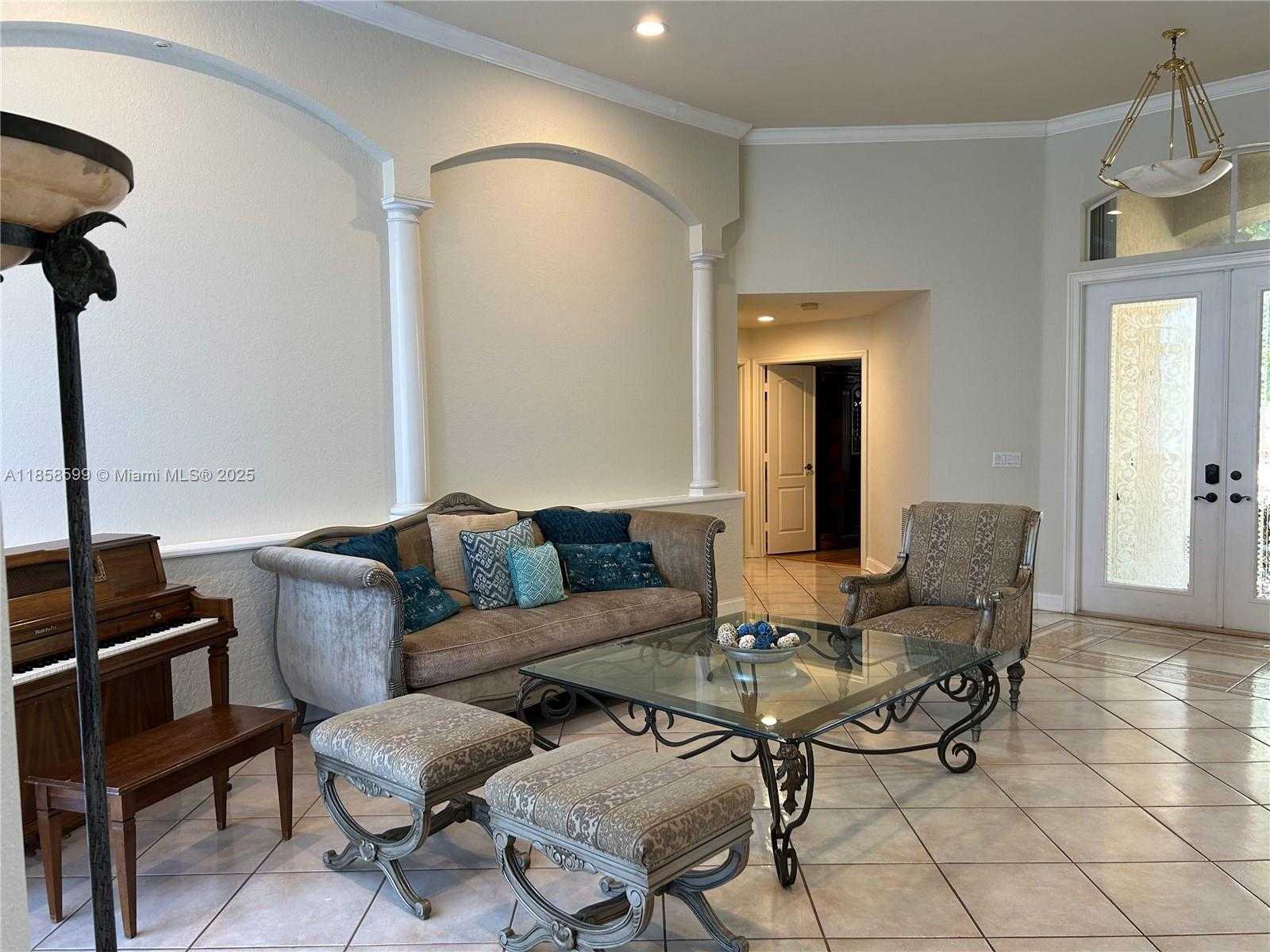 Small Image of 2726 MEADOWOOD DR #2726, Weston Number 6