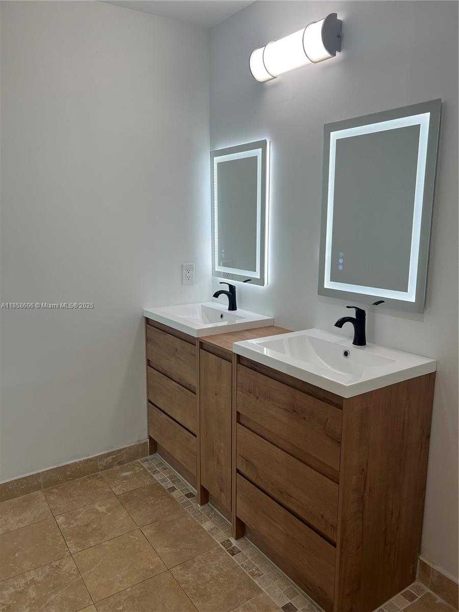 Small Image of 350 NORTH EAST 24TH ST #608, Miami Number 17