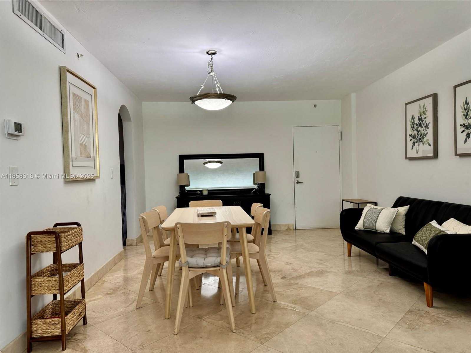 Small Image of 3001 SOUTH OCEAN DR #119, Hollywood Number 9