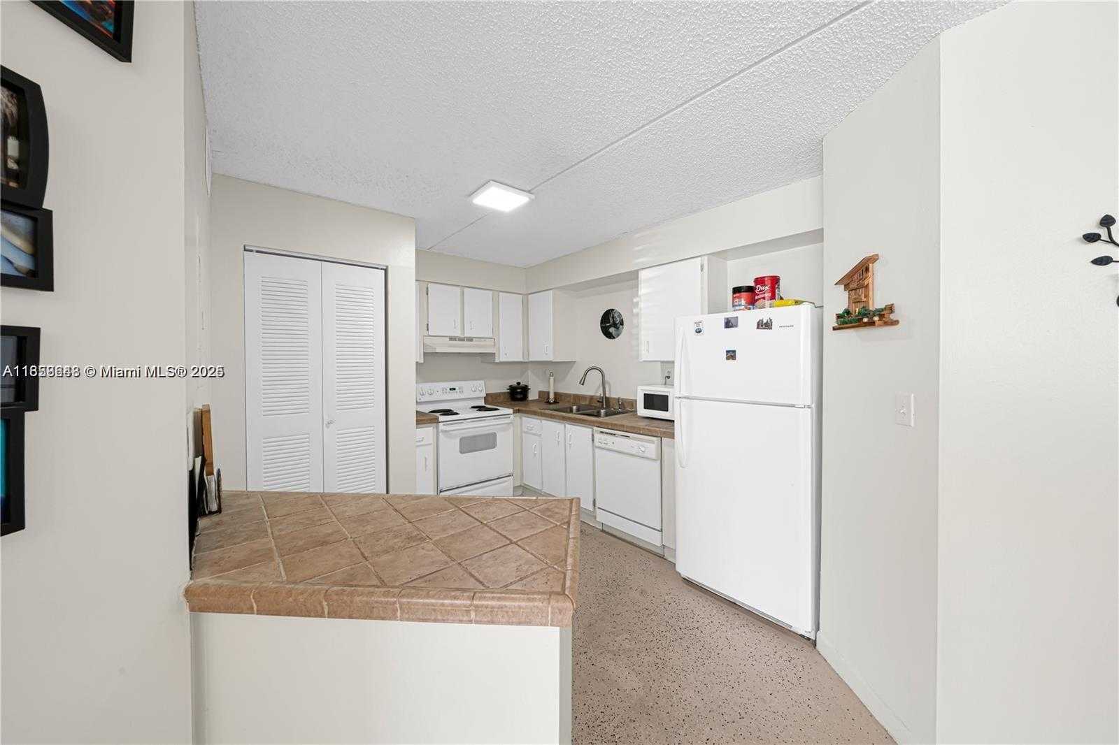 Small Image of 6195 NORTH WEST 186TH ST #115, Hialeah Number 2