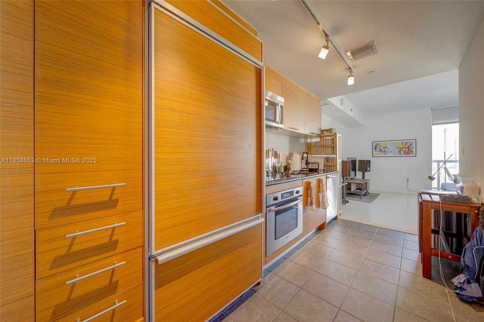 Small Image of 50 BISCAYNE BLVD #1903, Miami Number 2