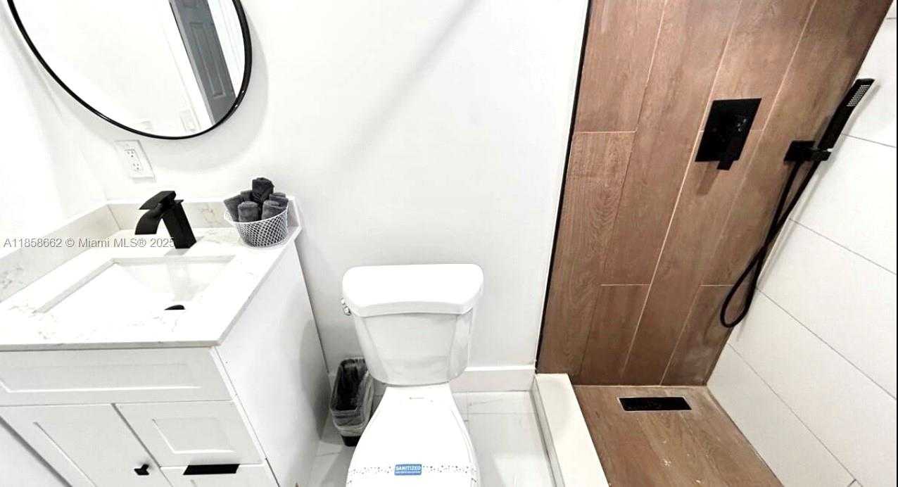 Small Image of 3100 NORTH WEST 43RD ST #3100, Miami Number 14