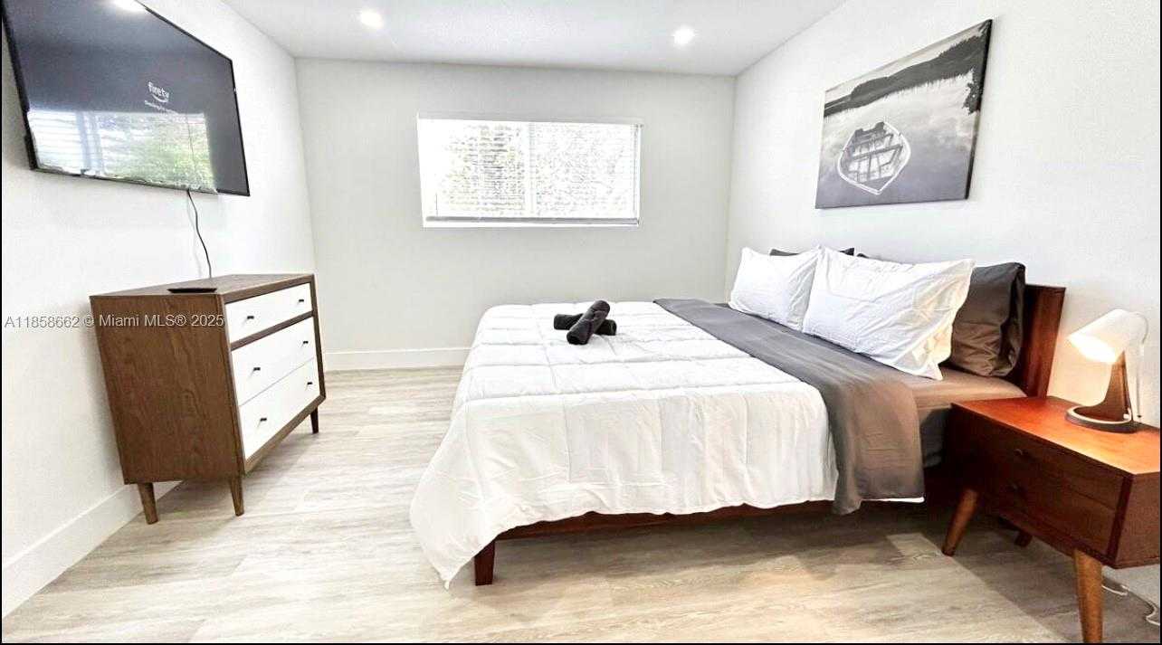 Small Image of 3100 NORTH WEST 43RD ST #3100, Miami Number 9