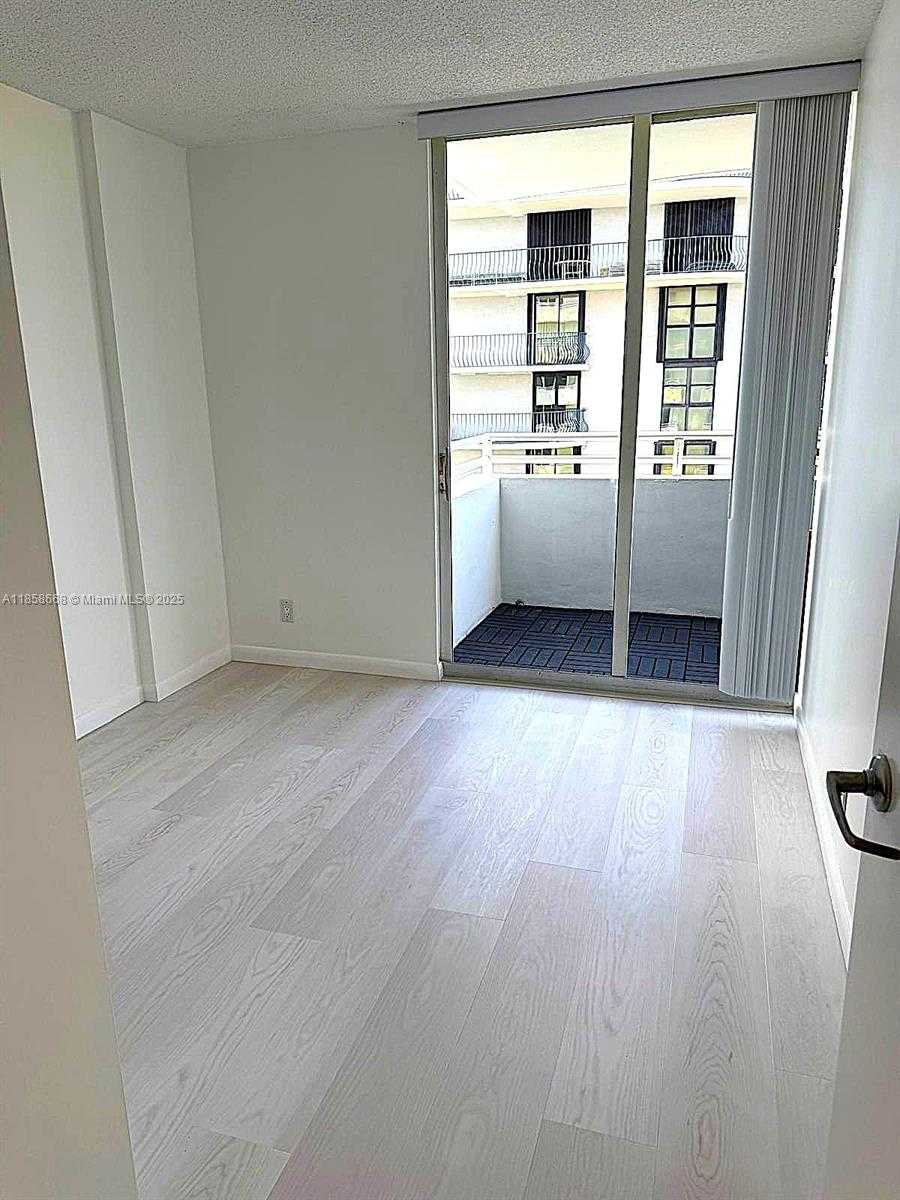 Small Image of 8911 COLLINS AVE #1004, Surfside Number 28