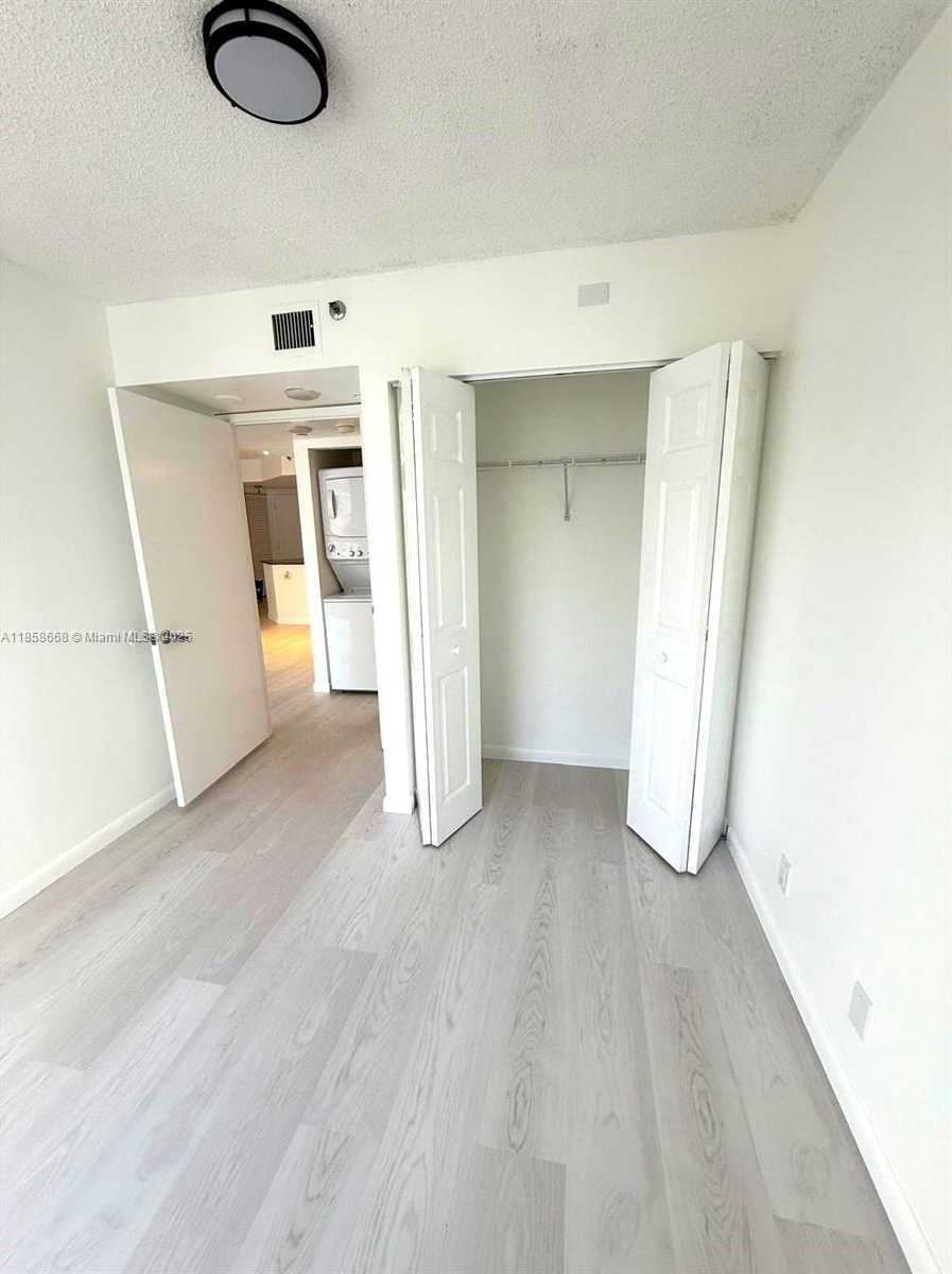 Small Image of 8911 COLLINS AVE #1004, Surfside Number 31