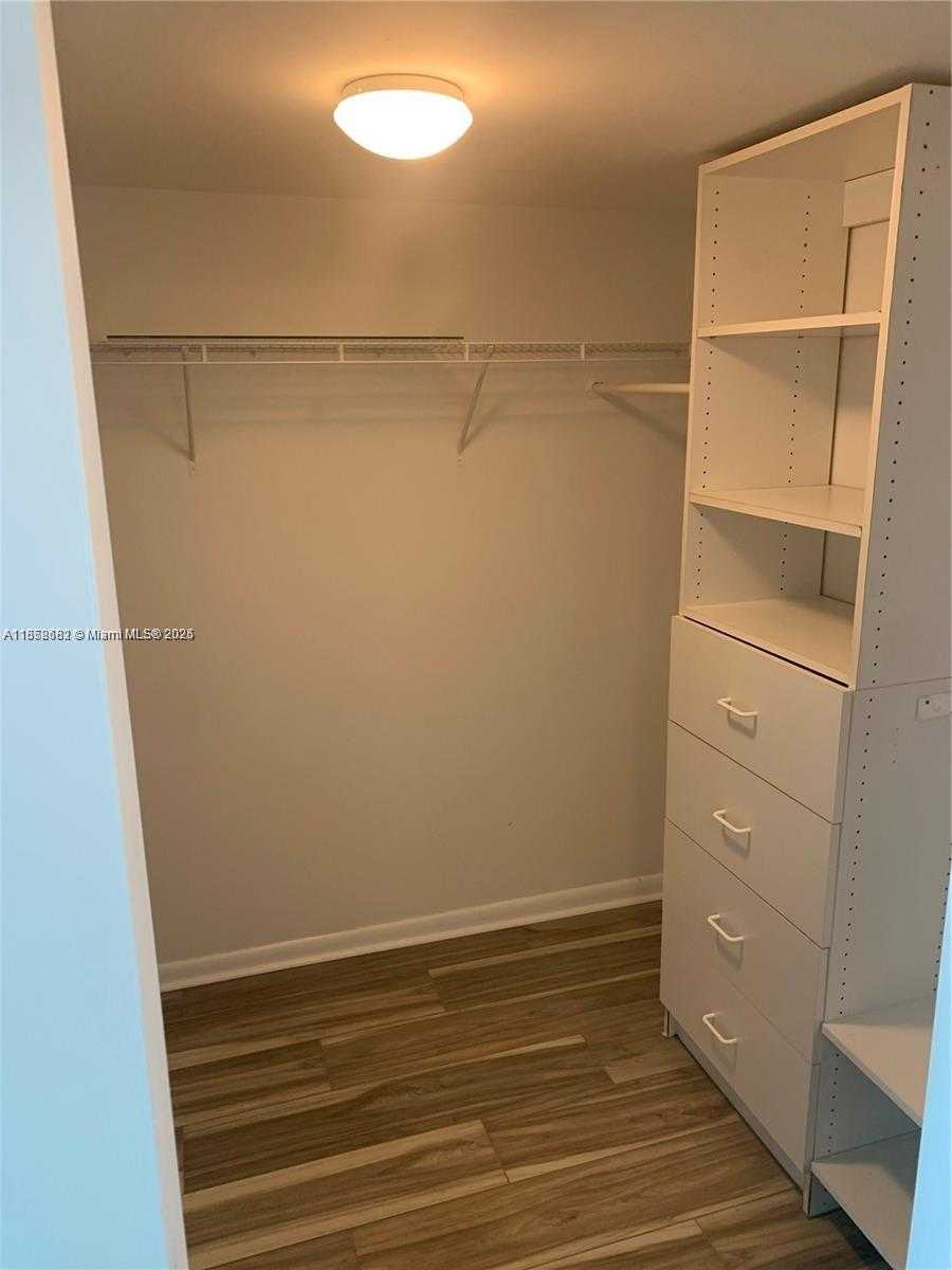 Small Image of 2101 BRICKELL AVE #511, Miami Number 10