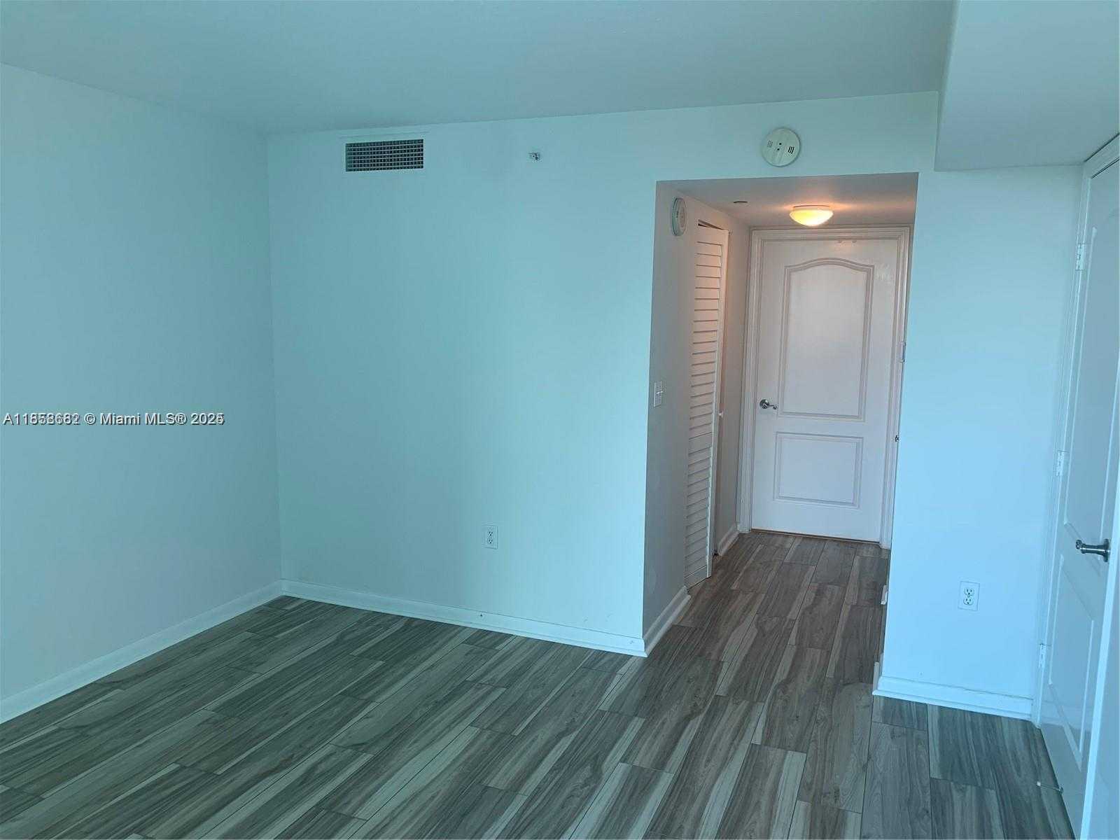 Small Image of 2101 BRICKELL AVE #511, Miami Number 9
