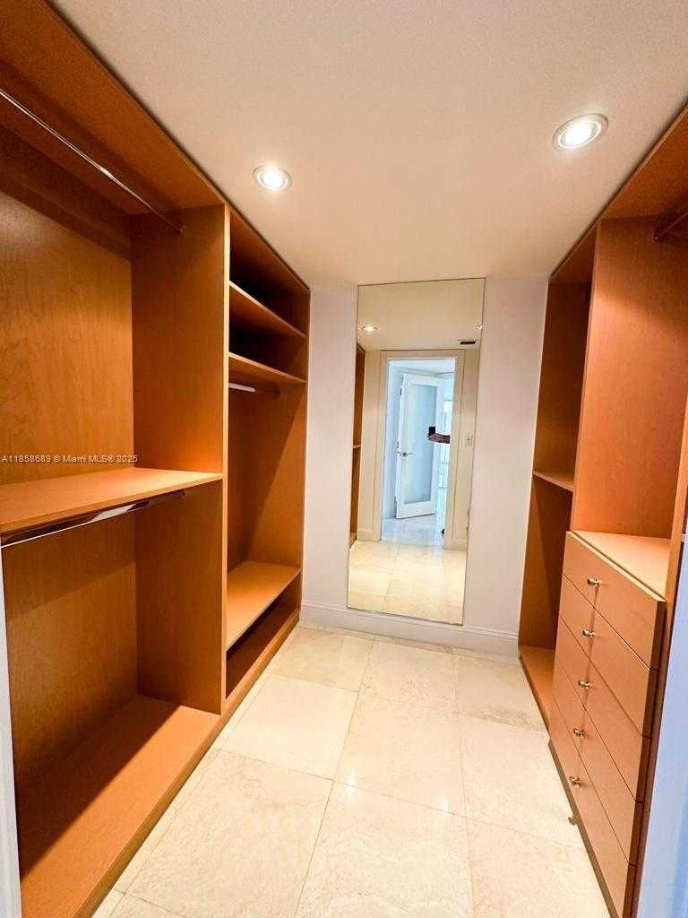 Small Image of 2333 BRICKELL AVE #1511, Miami Number 12
