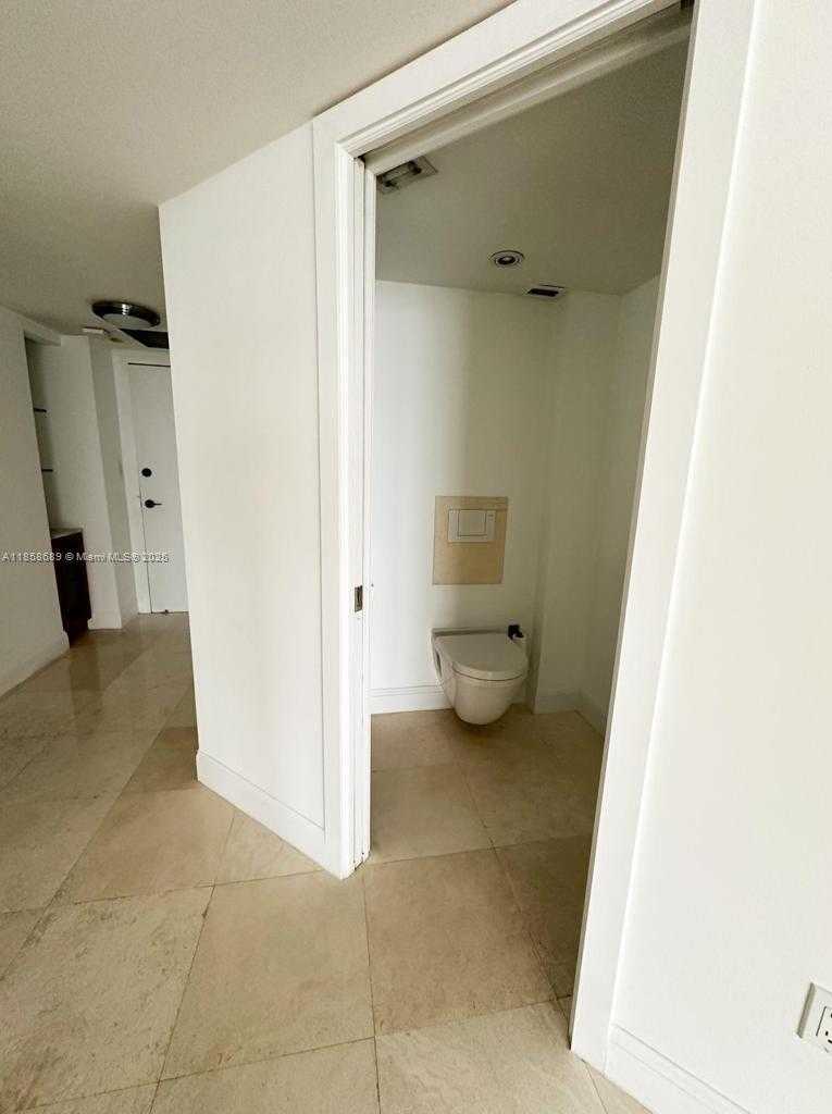 Small Image of 2333 BRICKELL AVE #1511, Miami Number 14
