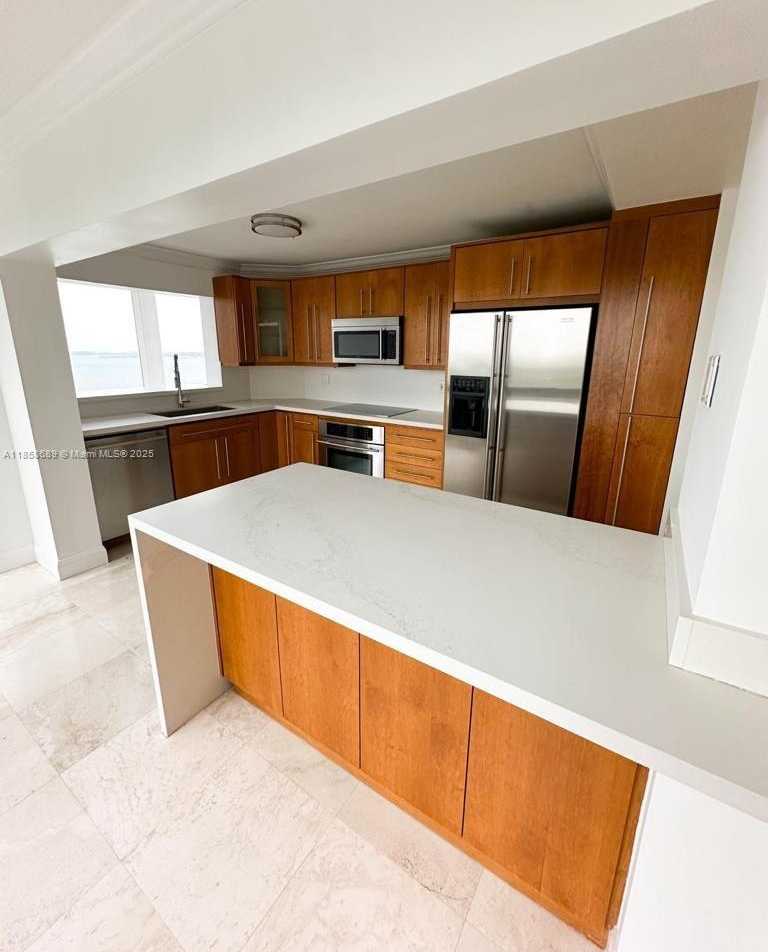 Small Image of 2333 BRICKELL AVE #1511, Miami Number 3