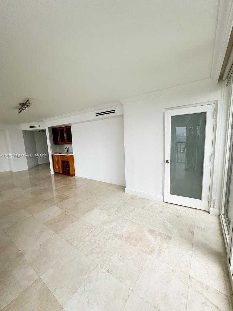 Small Image of 2333 BRICKELL AVE #1511, Miami Number 6