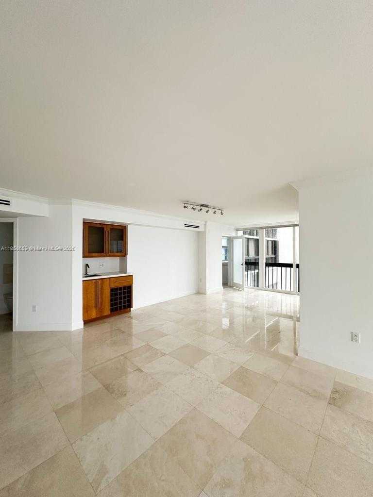 Small Image of 2333 BRICKELL AVE #1511, Miami Number 9