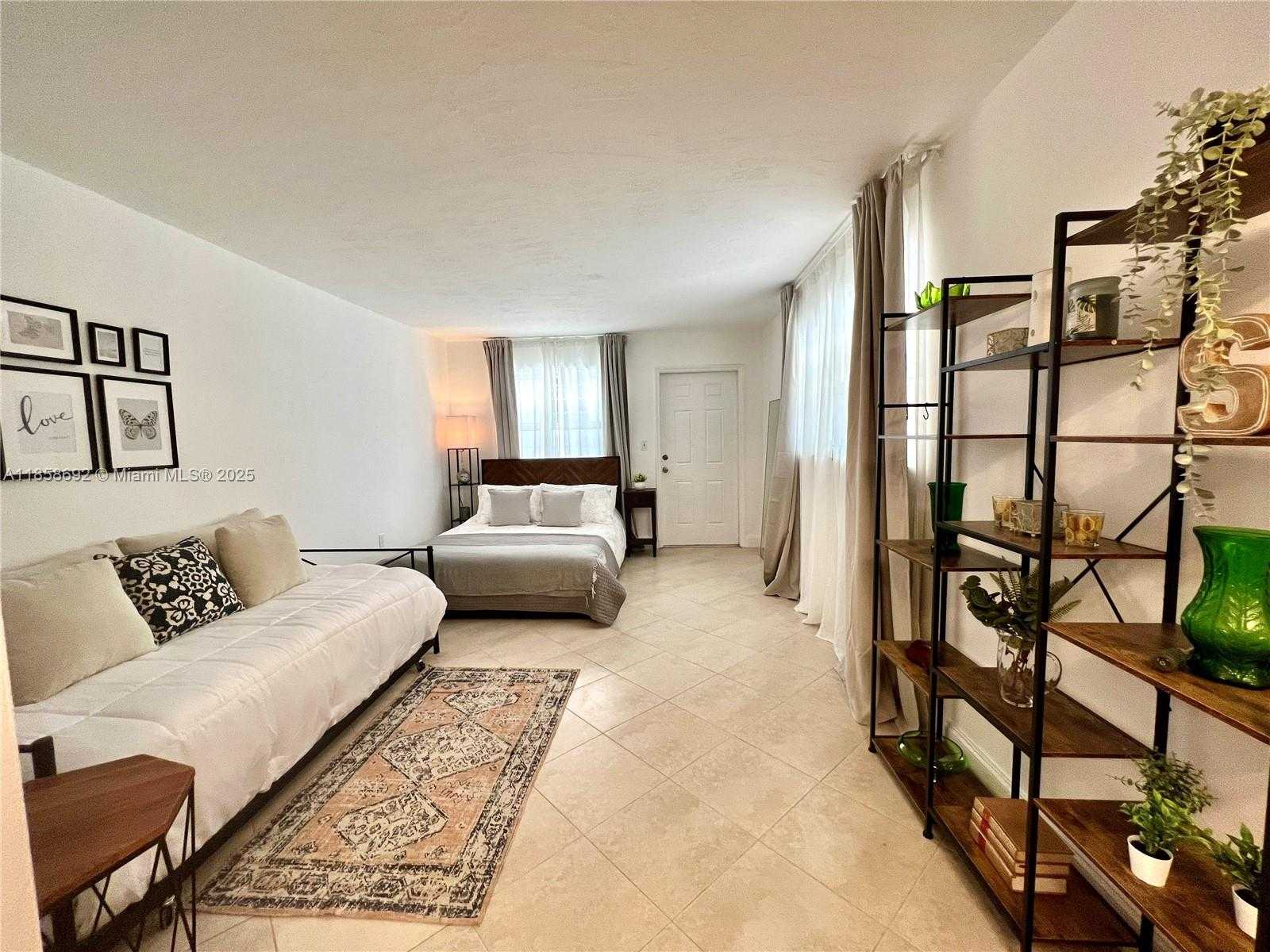 Small Image of 919 MICHIGAN AVE #1, Miami Beach Number 6