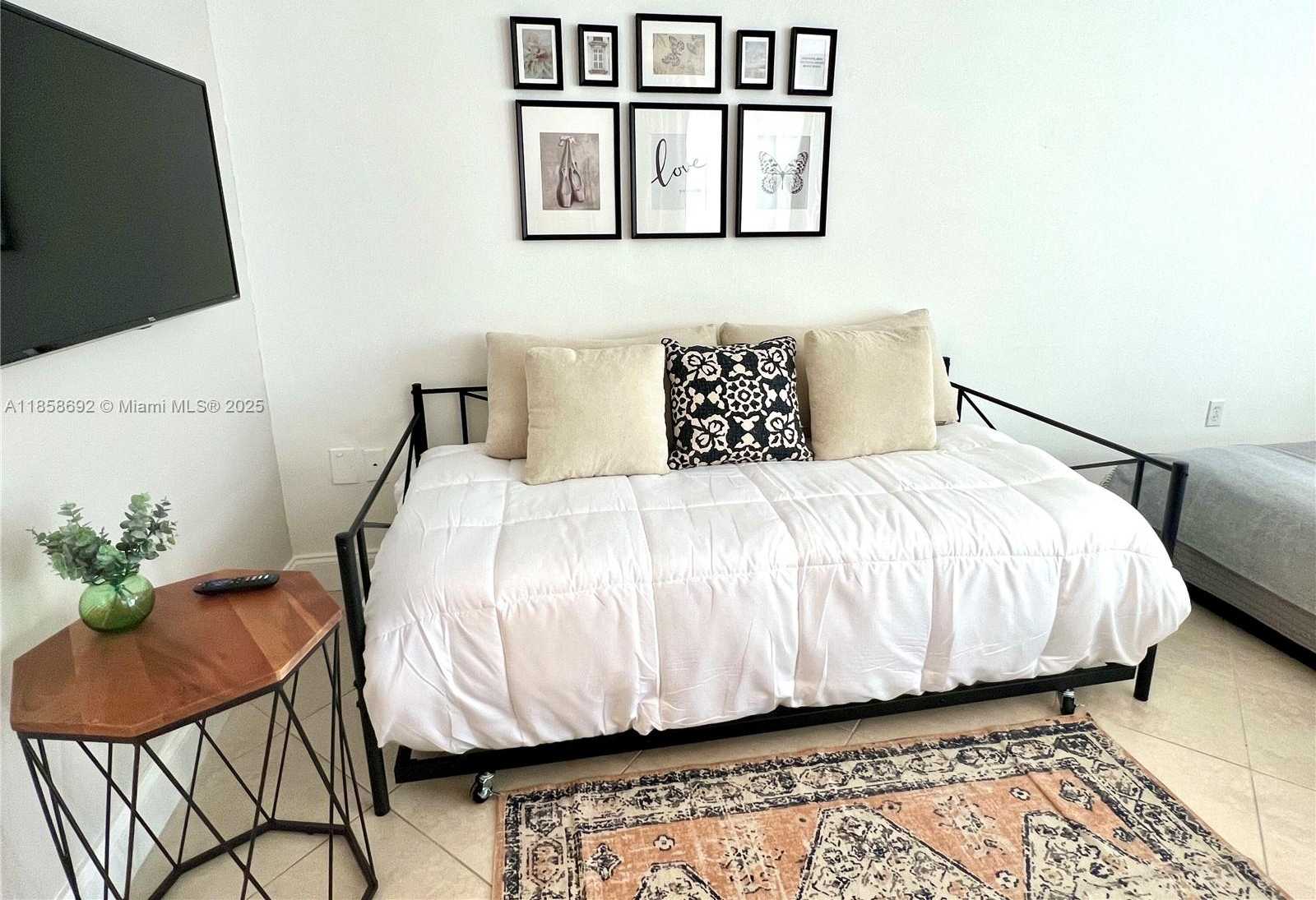 Small Image of 919 MICHIGAN AVE #1, Miami Beach Number 7