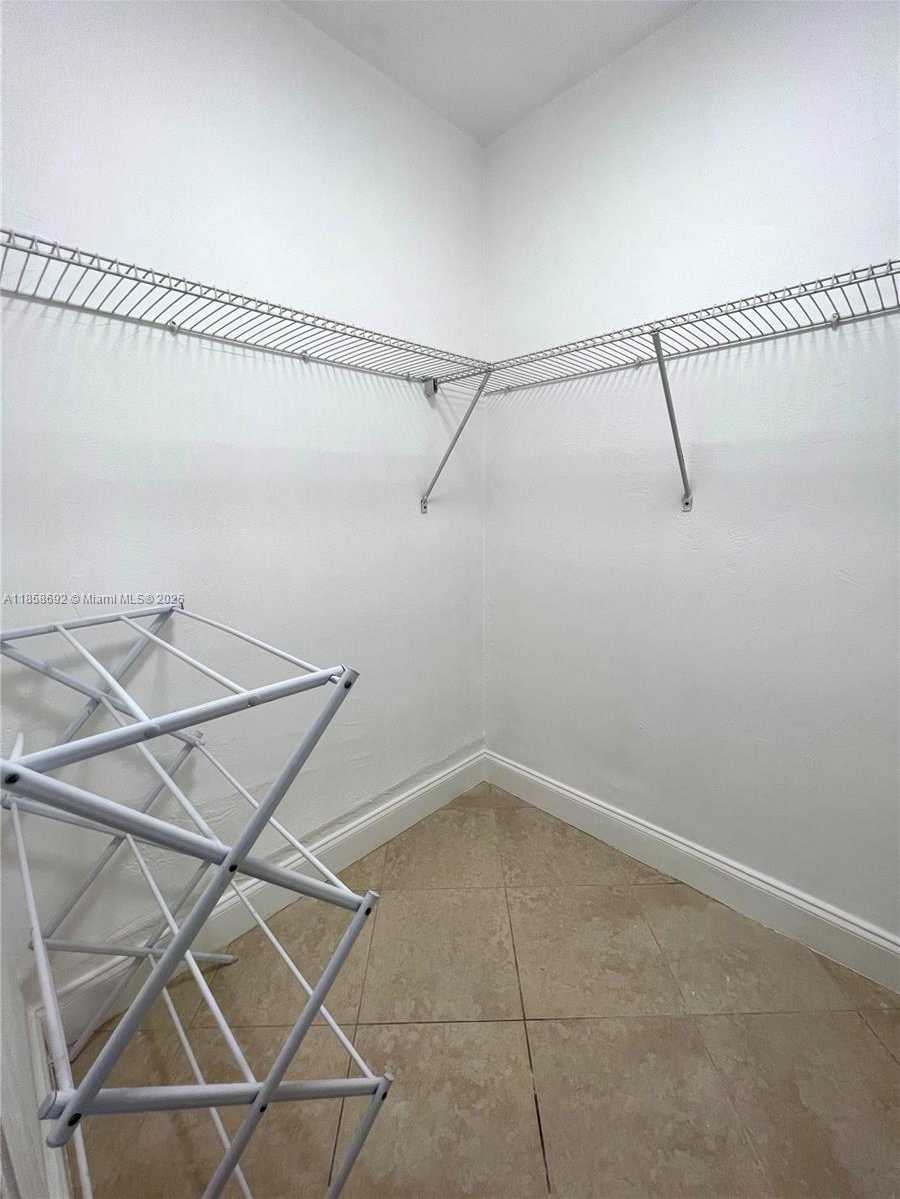 Small Image of 919 MICHIGAN AVE #1, Miami Beach Number 8