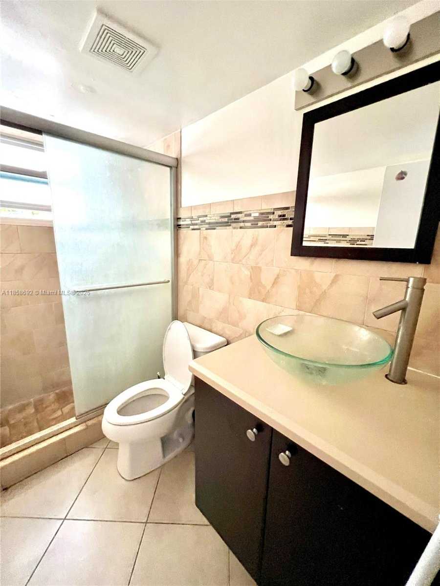Small Image of 919 MICHIGAN AVE #1, Miami Beach Number 9