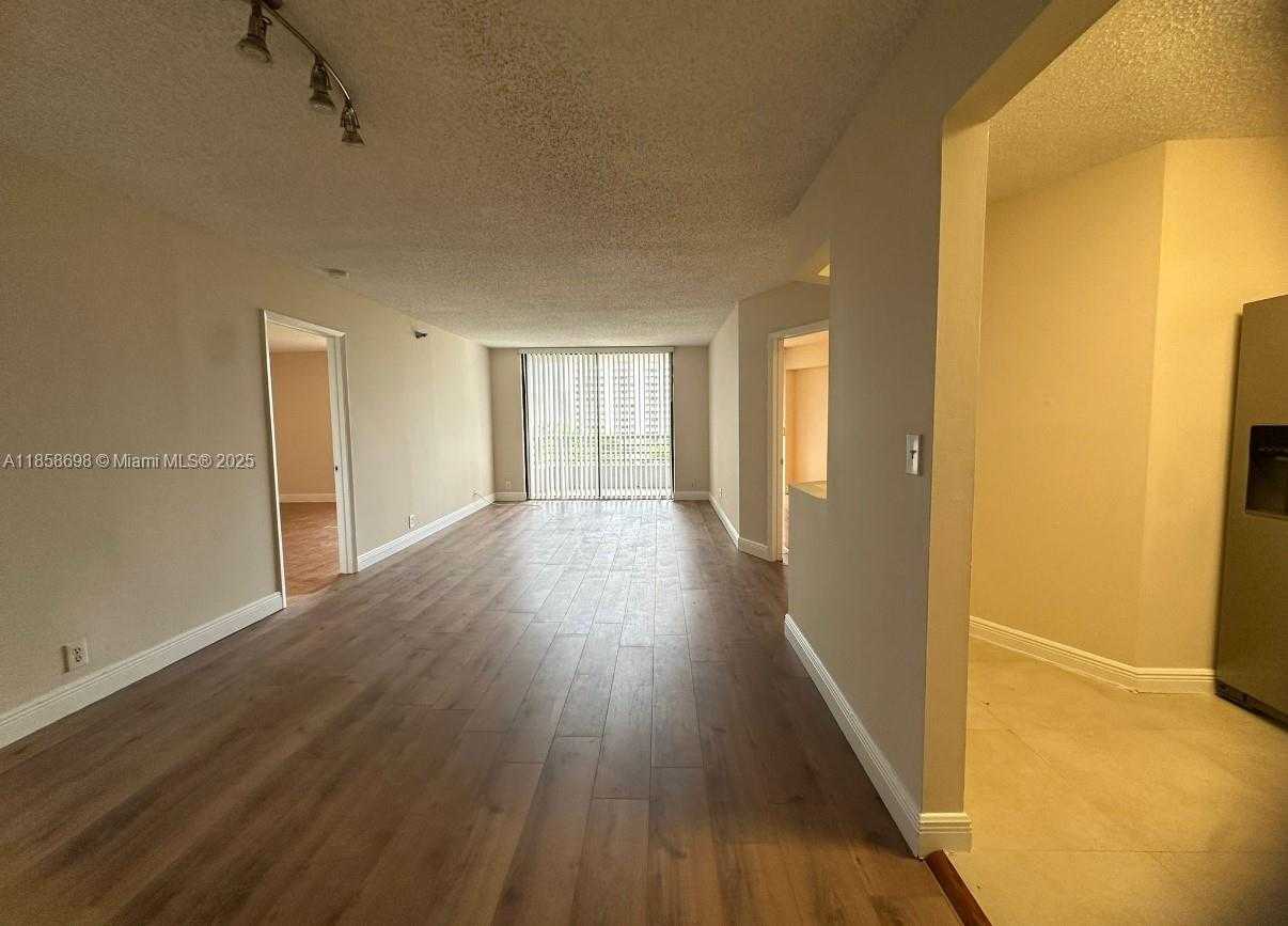 Small Image of 3300 NORTH EAST 191ST ST #709, Aventura Number 5