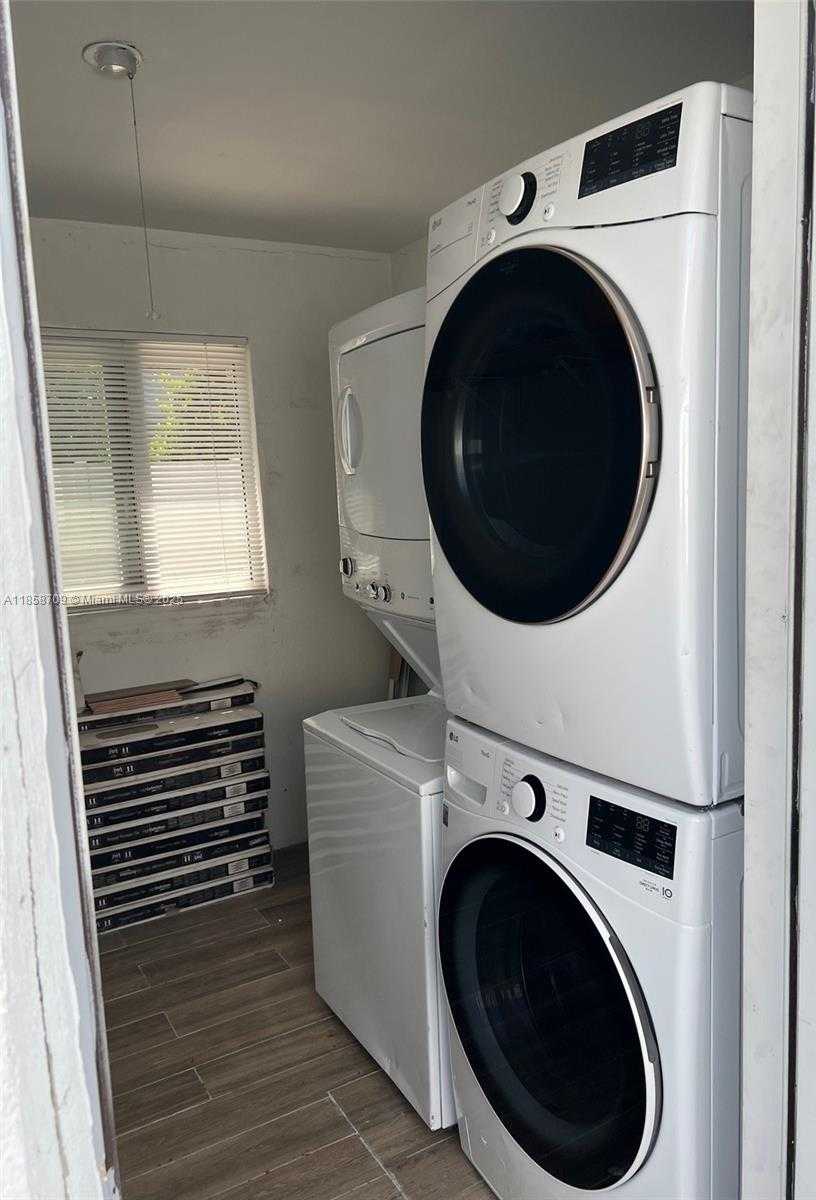 Small Image of 1818 SHERMAN ST #2, Hollywood Number 7