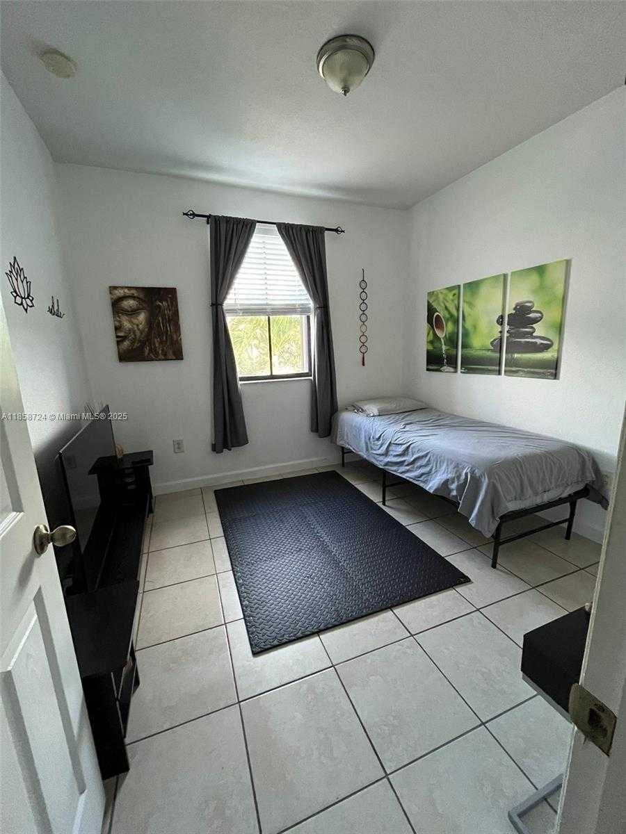 Small Image of 3178 NORTH WEST 103RD PL, Doral Number 12