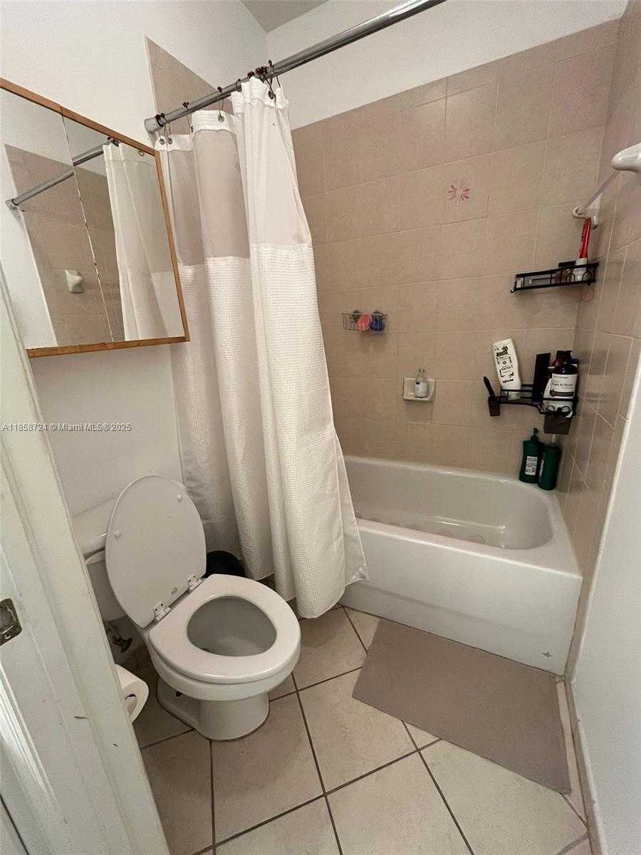 Small Image of 3178 NORTH WEST 103RD PL, Doral Number 13