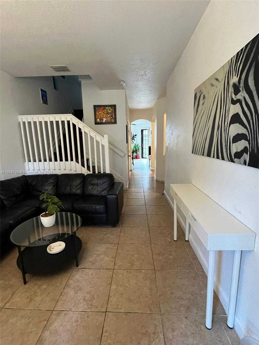 Small Image of 3178 NORTH WEST 103RD PL, Doral Number 2