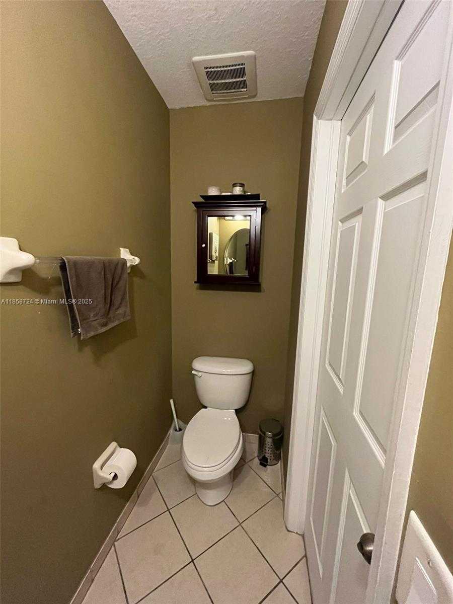 Small Image of 3178 NORTH WEST 103RD PL, Doral Number 7