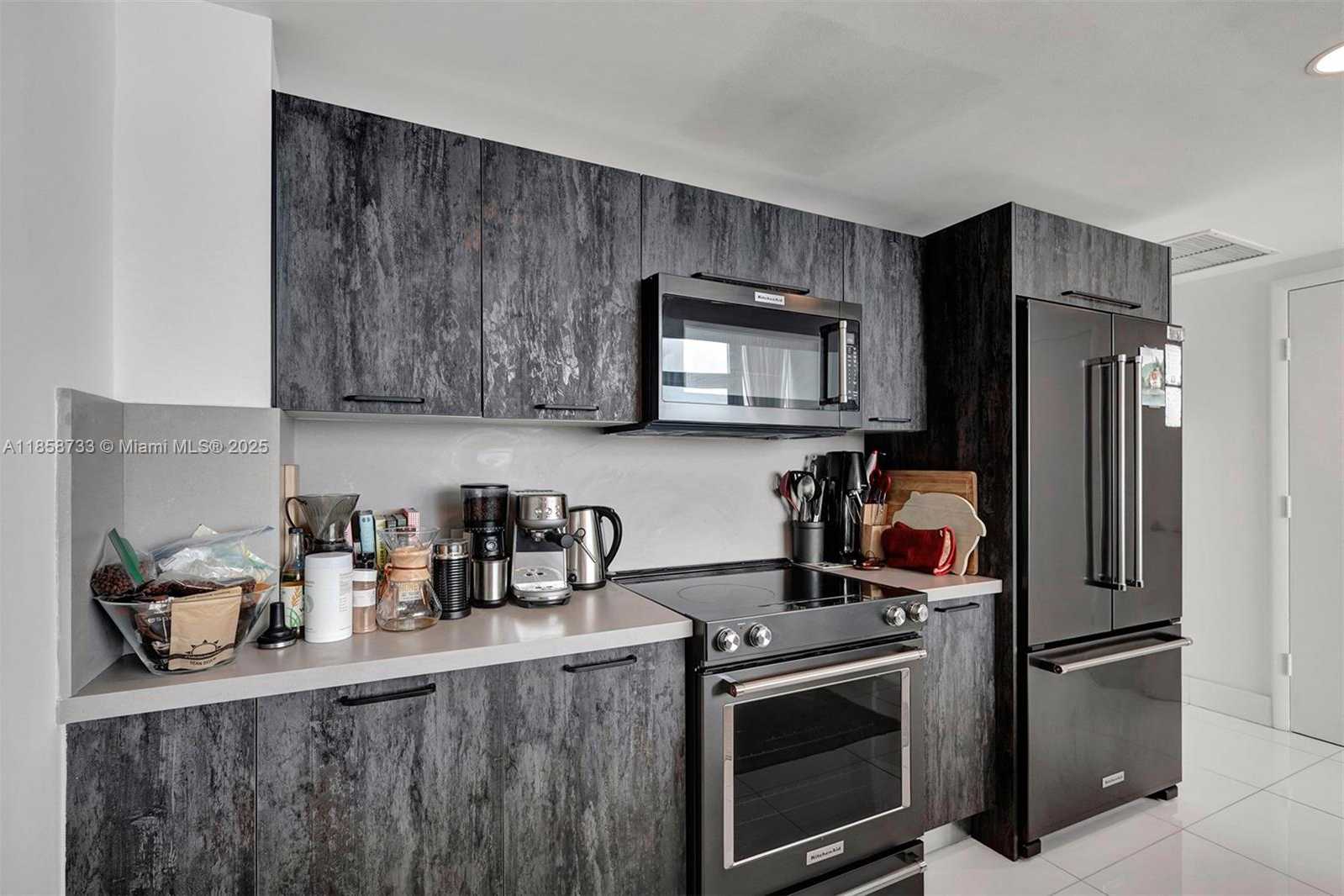 Small Image of 665 NORTH EAST 25TH ST #802, Miami Number 7