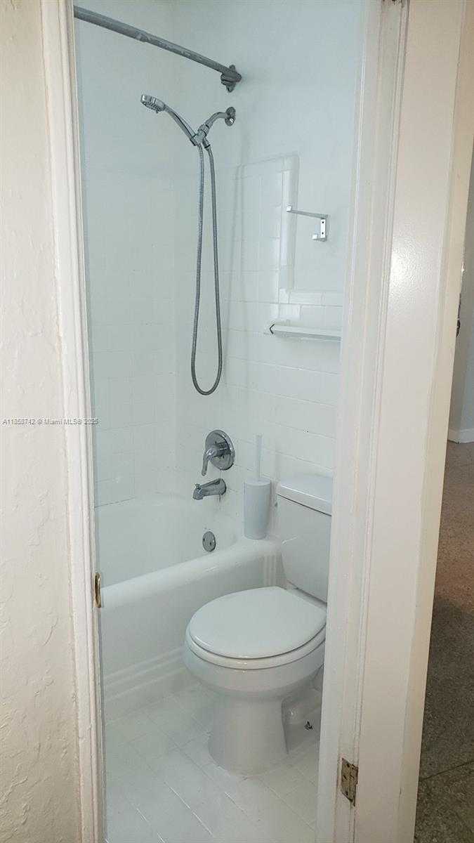 Small Image of 741 15TH ST #2, Miami Beach Number 17
