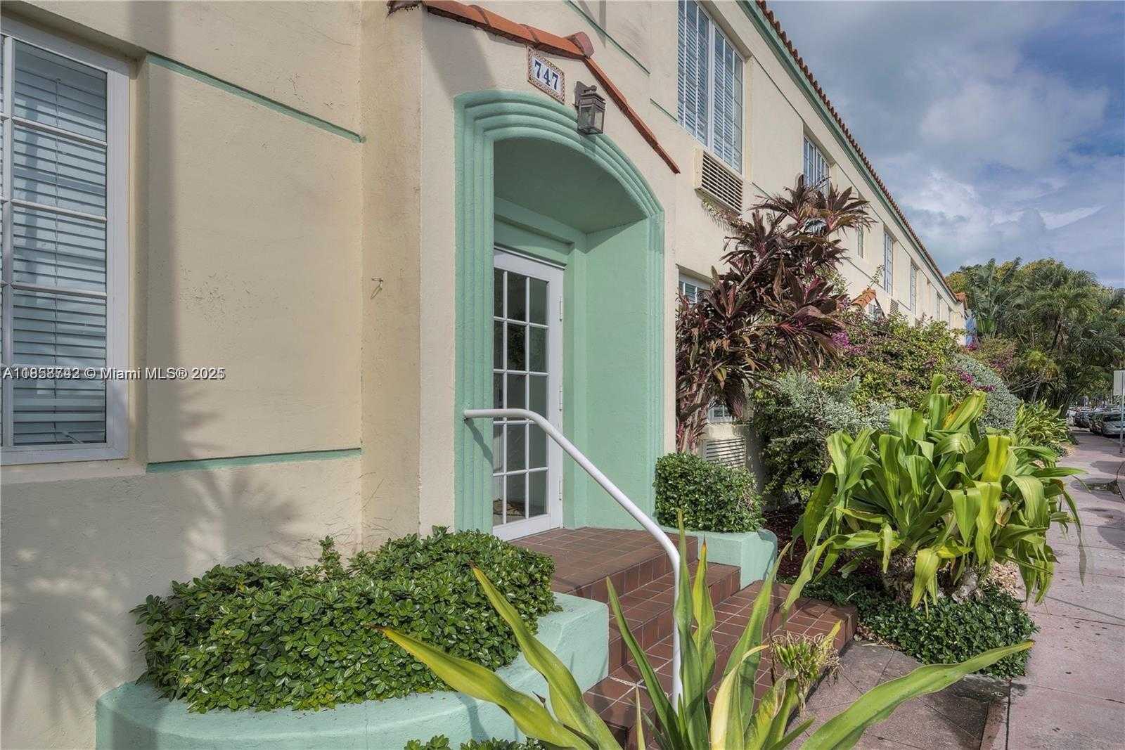 Small Image of 741 15TH ST #2, Miami Beach Number 4
