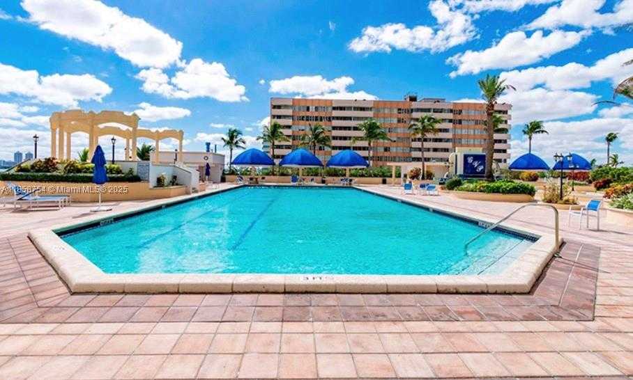 Small Image of 7601 EAST TREASURE DR #1511, North Bay Village Number 19
