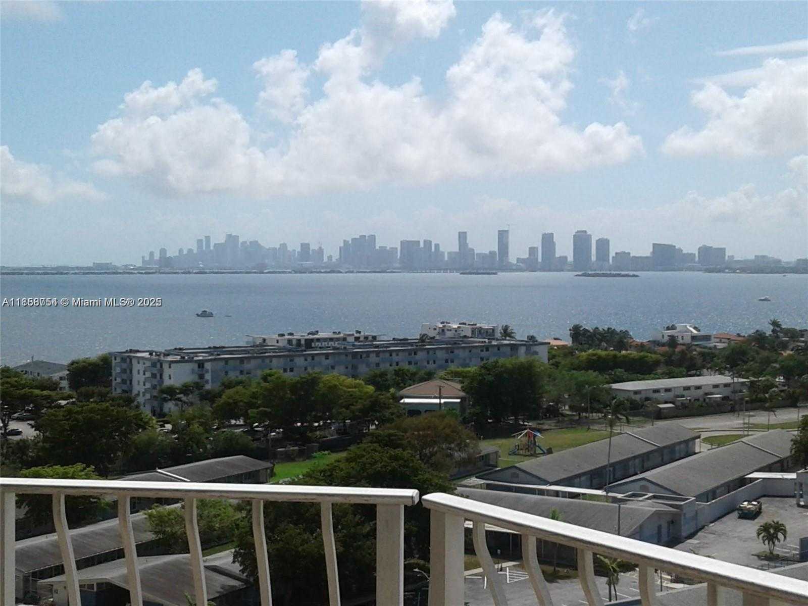 Small Image of 7601 EAST TREASURE DR #1511, North Bay Village Number 9