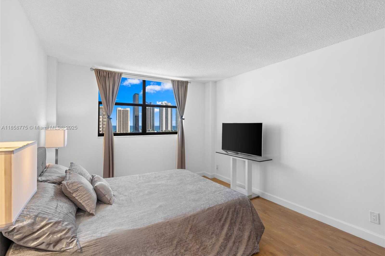 Small Image of 290 174TH ST #1914, Sunny Isles Beach Number 14