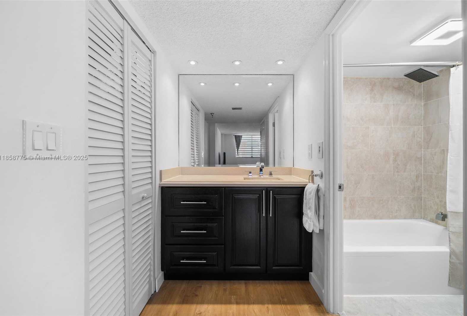 Small Image of 290 174TH ST #1914, Sunny Isles Beach Number 15