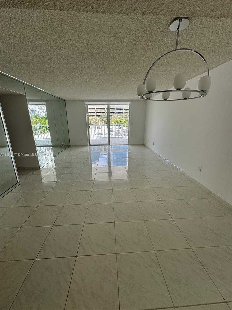Small Image of 1420 BRICKELL BAY DR #306D, Miami Number 12