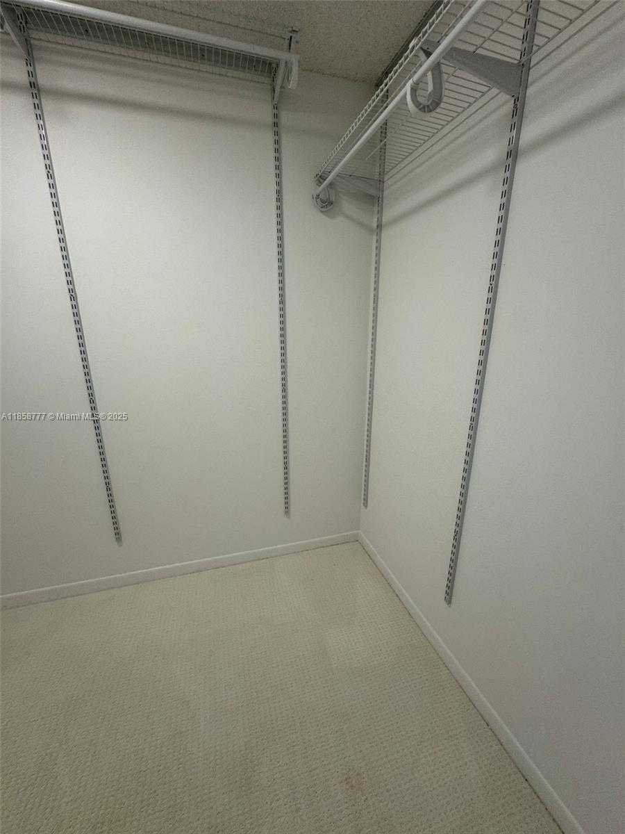 Small Image of 1420 BRICKELL BAY DR #306D, Miami Number 14