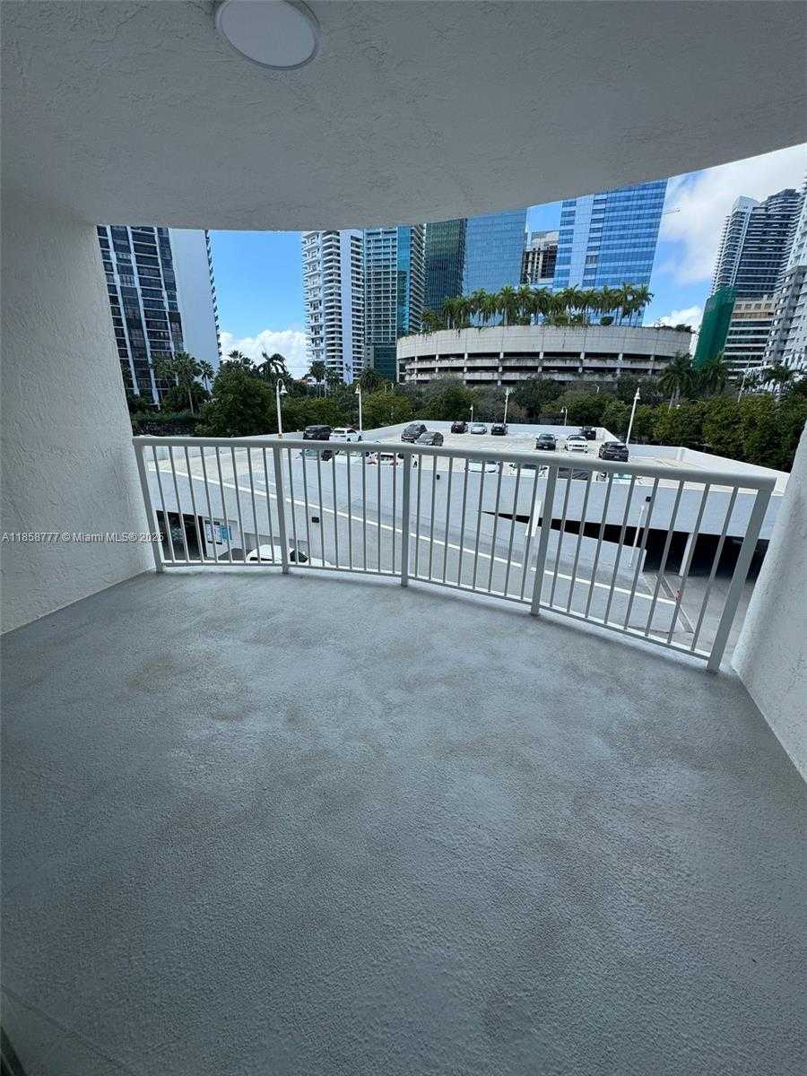 Small Image of 1420 BRICKELL BAY DR #306D, Miami Number 3