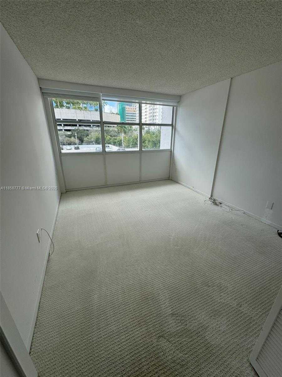 Small Image of 1420 BRICKELL BAY DR #306D, Miami Number 6