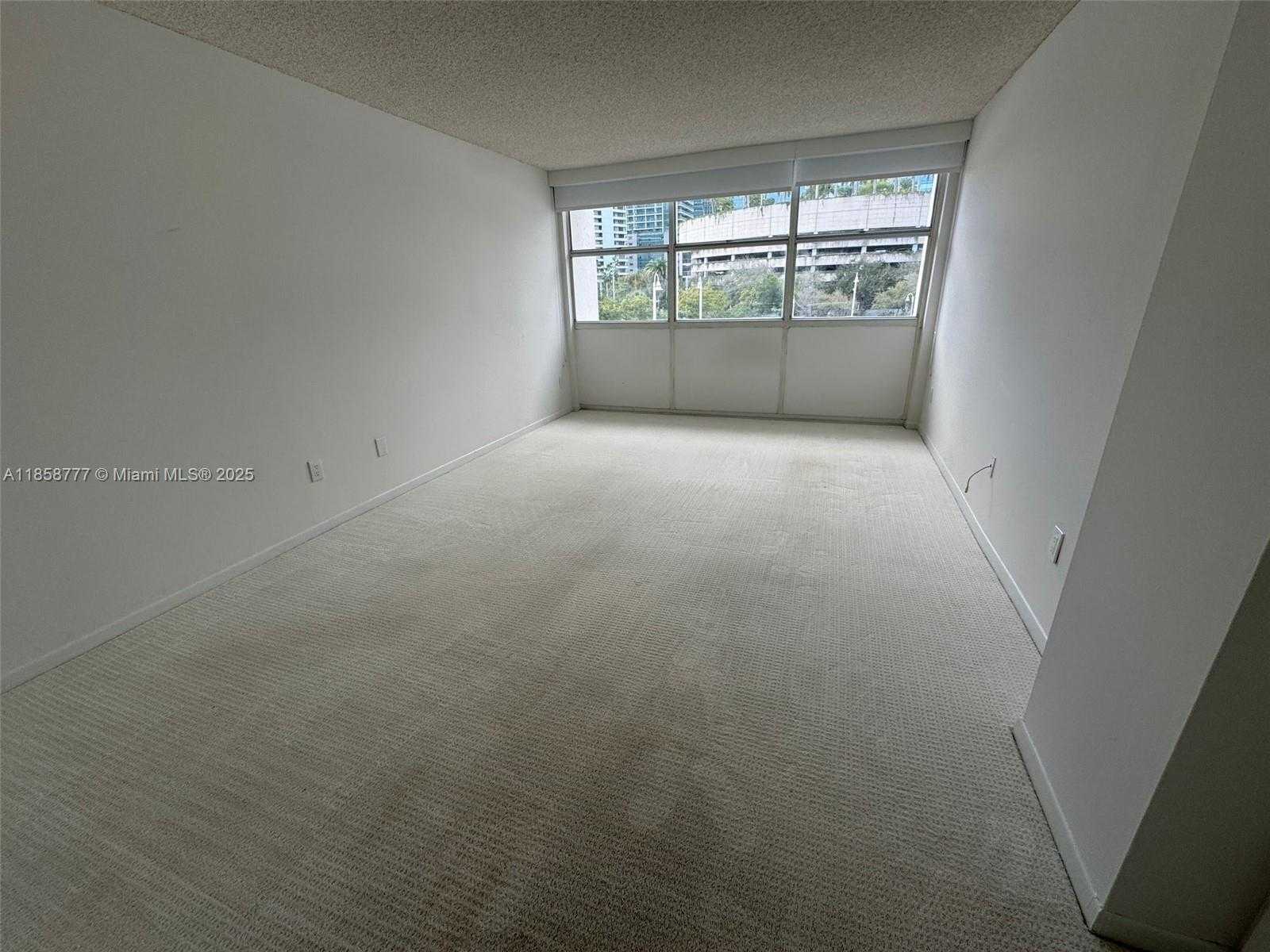 Small Image of 1420 BRICKELL BAY DR #306D, Miami Number 7