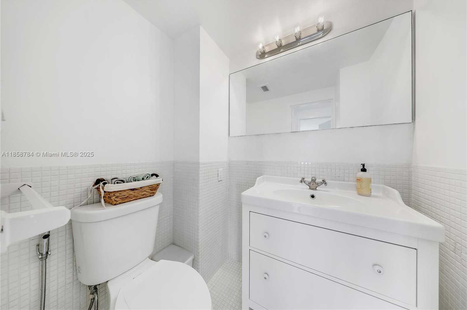 Small Image of 20 ISLAND AVE #1502, Miami Beach Number 19