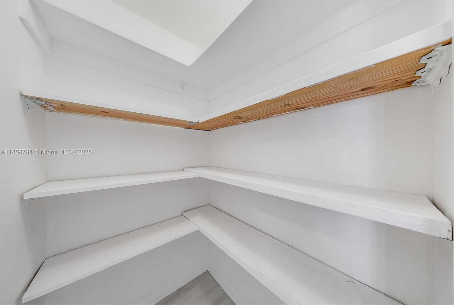 Small Image of 20 ISLAND AVE #1502, Miami Beach Number 22
