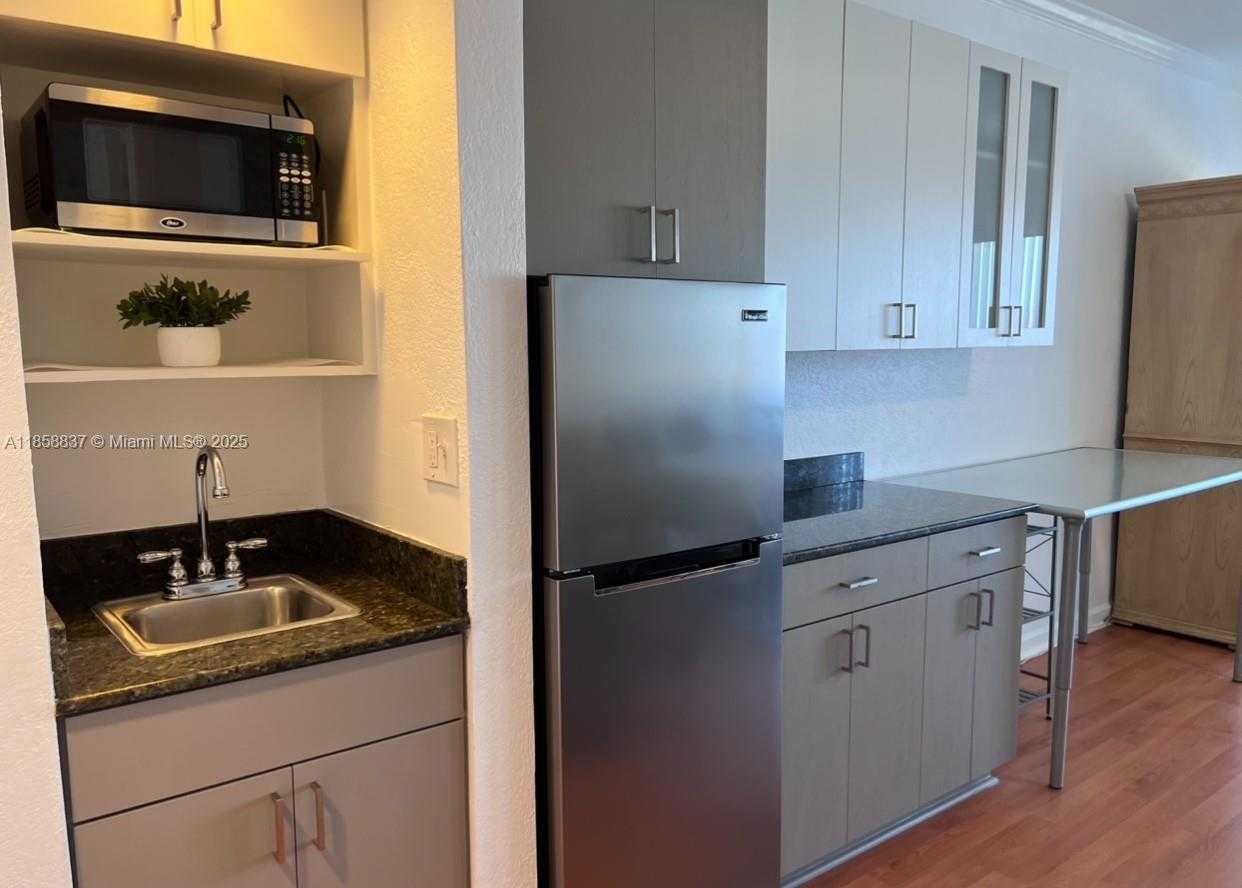 Small Image of 700 BILTMORE WAY #1215, Coral Gables Number 2