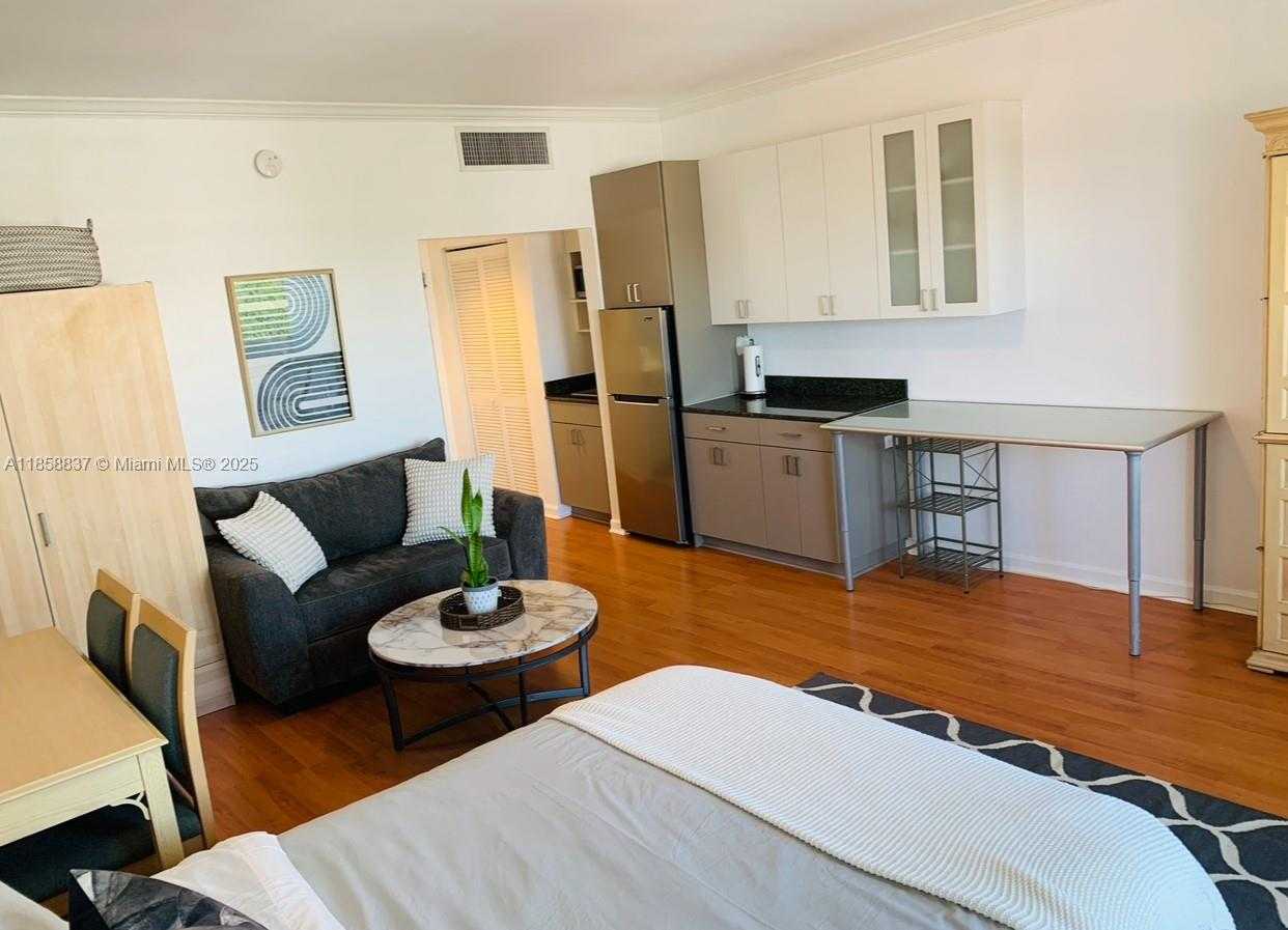 Small Image of 700 BILTMORE WAY #1215, Coral Gables Number 7