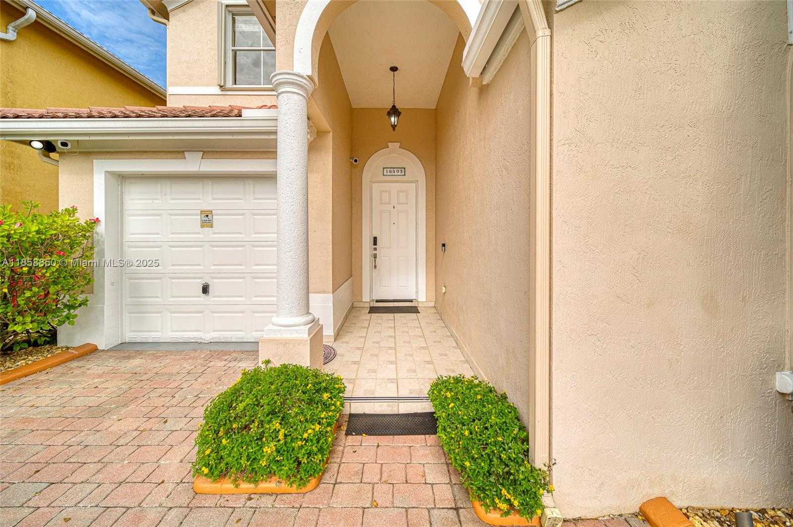 Small Image of 16403 SOUTH WEST 79TH LN #16403, Miami Number 10