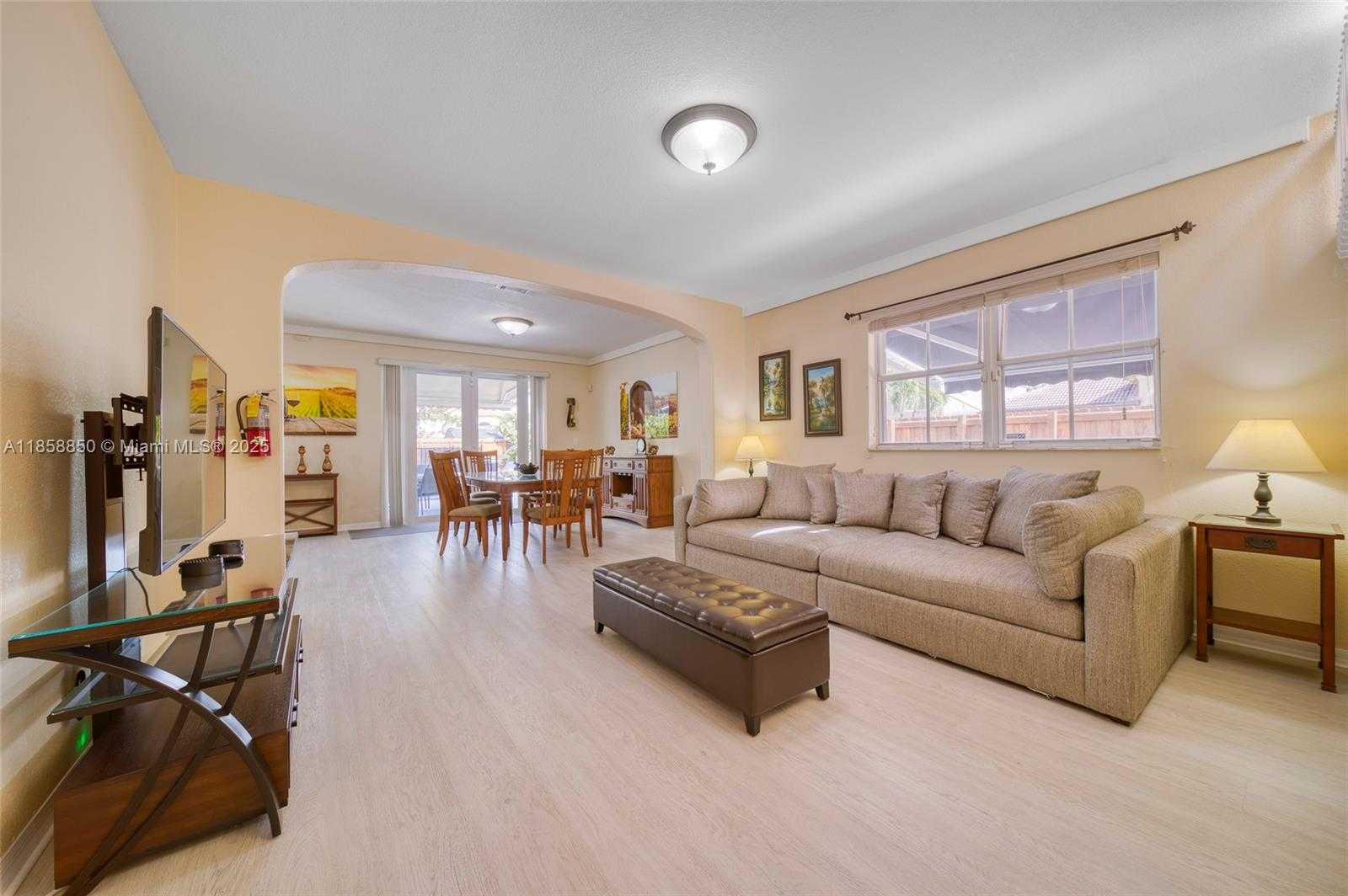 Small Image of 16403 SOUTH WEST 79TH LN #16403, Miami Number 11