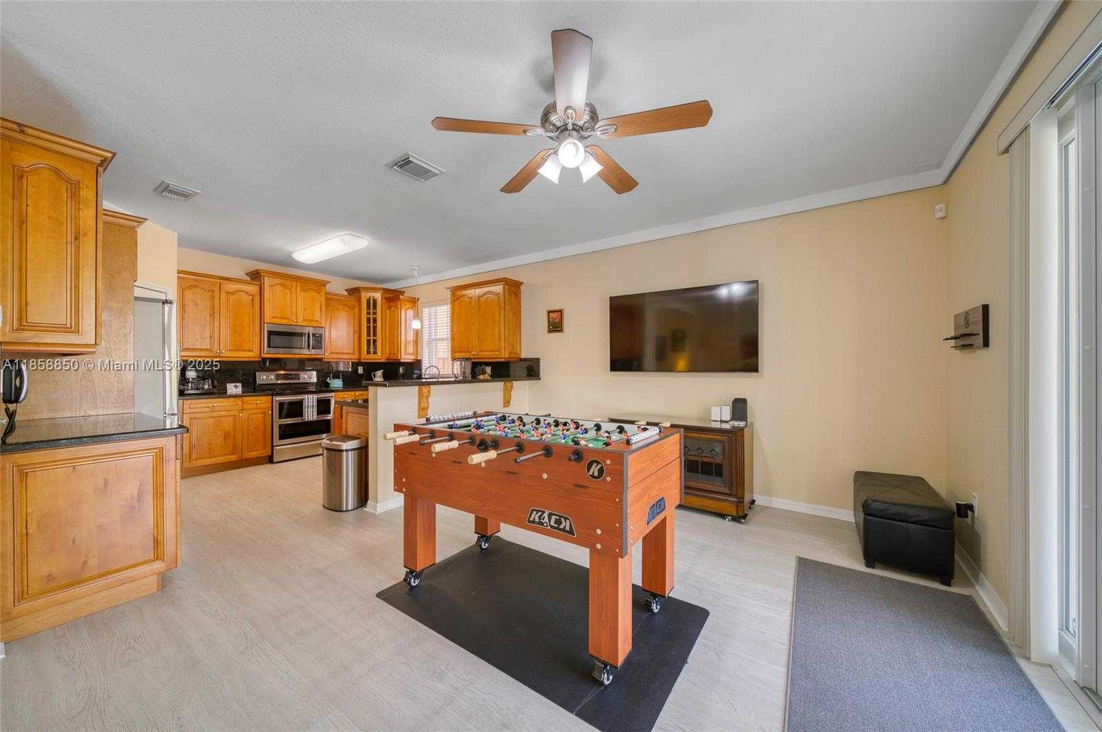 Small Image of 16403 SOUTH WEST 79TH LN #16403, Miami Number 15