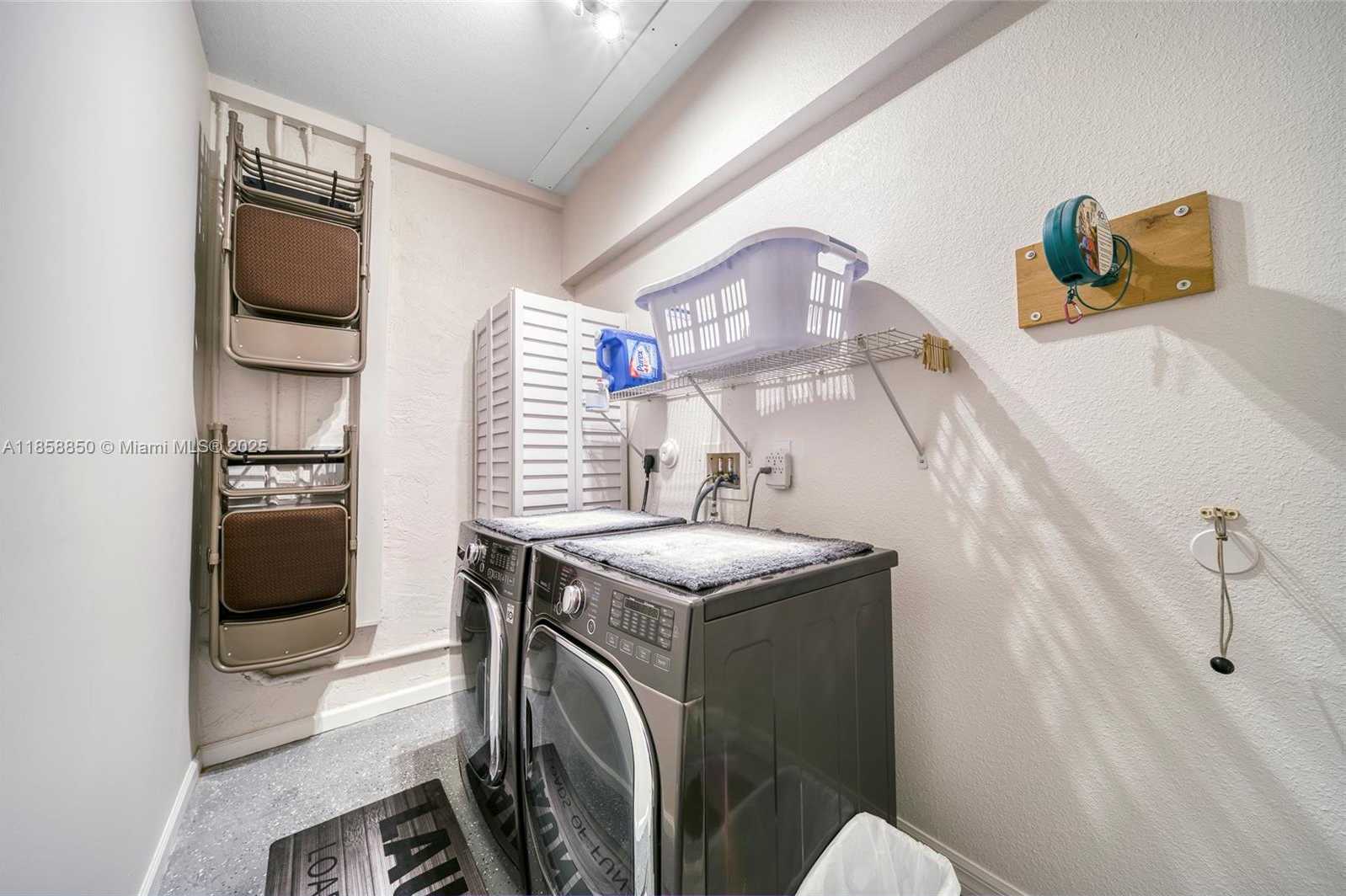 Small Image of 16403 SOUTH WEST 79TH LN #16403, Miami Number 22