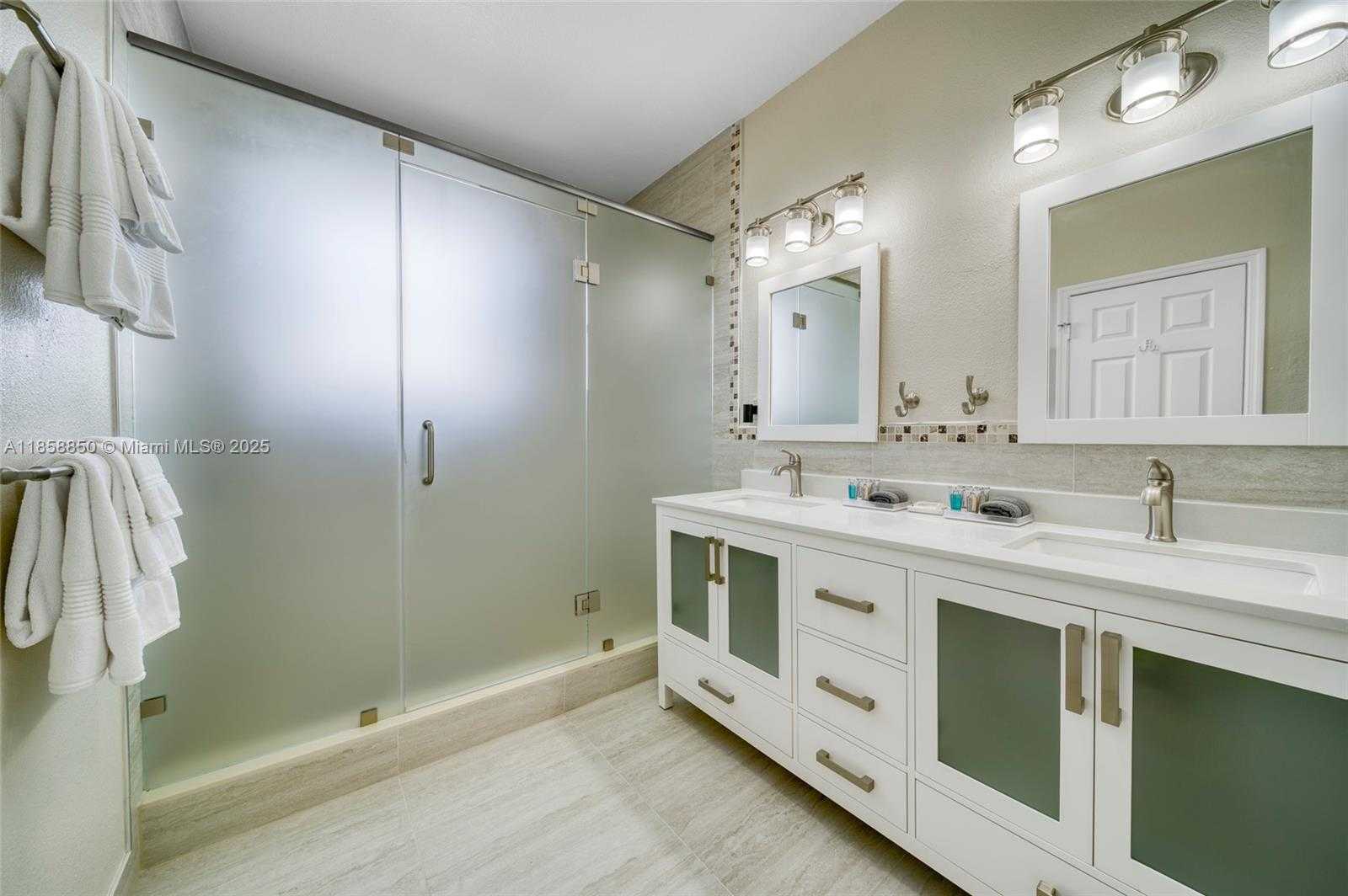 Small Image of 16403 SOUTH WEST 79TH LN #16403, Miami Number 28